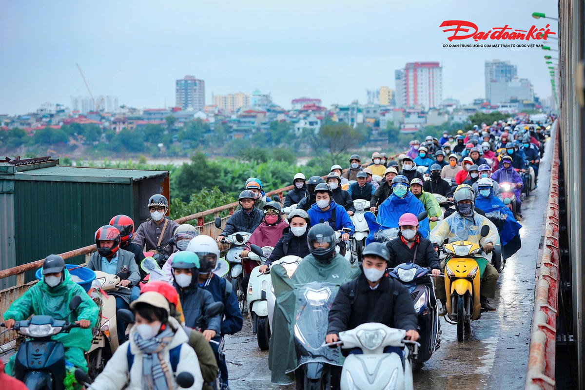 Để việc di chuyển của người dân thuận lợi, Sở Xây dựng Hà Nội đề nghị Phòng Cảnh sát giao thông Hà Nội: . Phối hợp hướng dẫn điều chỉnh tổ chức giao thông cho các phương tiện tham gia giao thông . nhằm đảm bảo an toàn giao thông, tránh gây ùn tắc giao thông.. 