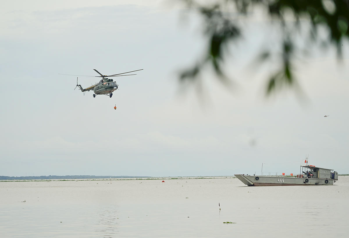 Trung đoàn Không quân 917 (Sư đoàn Không quân 370, Quân chủng Phòng không - Không quân) bay huấn luyện trên vịnh Rạch Giá, tỉnh An Giang. Ảnh Nguyễn Minh.