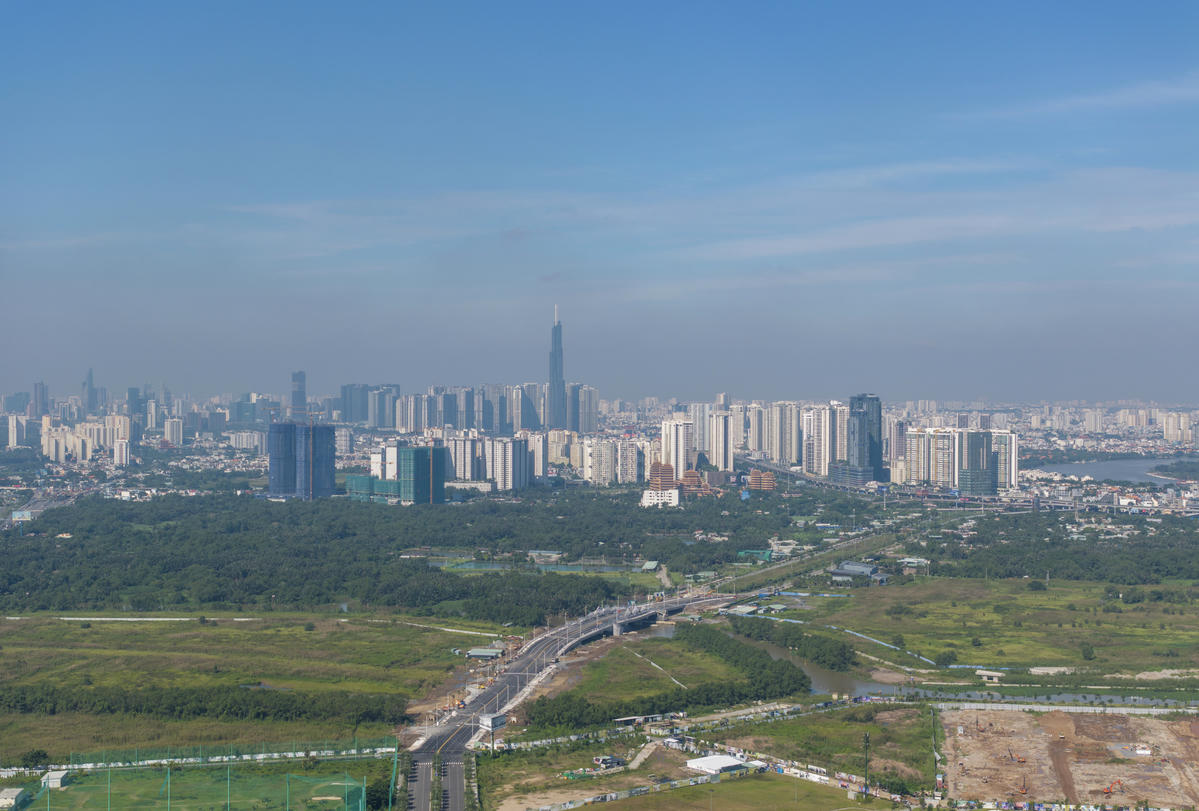 Tọa lạc tại phường Bình Trưng, TP Hồ Chí Minh, đoạn đường Liên Phường dài 660m (bao gồm cầu bắc qua rạch Mương Kinh và đường dẫn vào Khu liên hợp thể dục thể thao quốc gia Rạch Chiếc) đã sẵn sàng, dự kiến thông xe vào ngày 8/11.