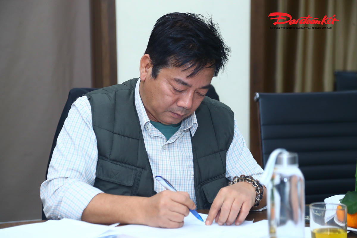 Ông Vũ Tiến Cường, Chánh Văn phòng Báo Đại đoàn kết thành viên Hội đồng thẩm định.