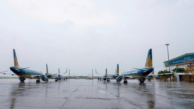 Hủy hàng loạt chuyến bay đến miền Trung do ảnh hưởng của cơn bão số 13