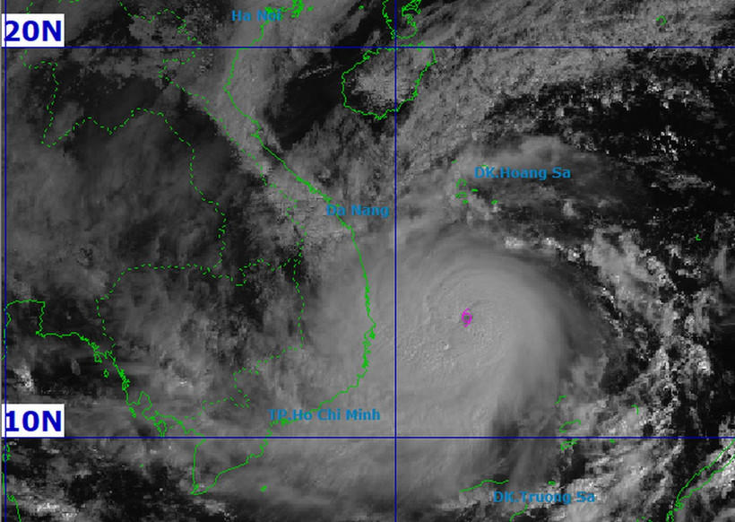 Bão Kalmaegi giật cấp 17, cách Quy Nhơn khoảng 310 km