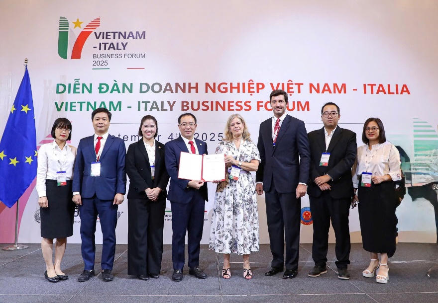Đại diện Agribank và Tập đoàn SACE tại Diễn đàn doanh nghiệp Việt Nam - Italia