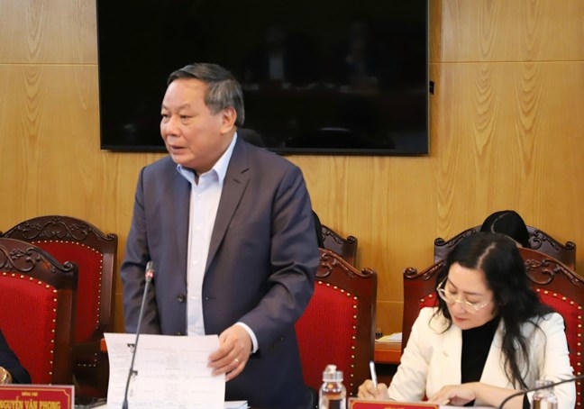 Phó Bí thư Thường trực thành ủy Hà Nội Nguyễn Văn Phong phát biểu tại cuộc làm việc