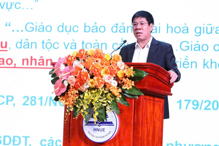 Ông Huỳnh Văn Chương - Cục trưởng Cục Quản lý chất lượng (Bộ GDĐT) phát biểu tại hội nghị.