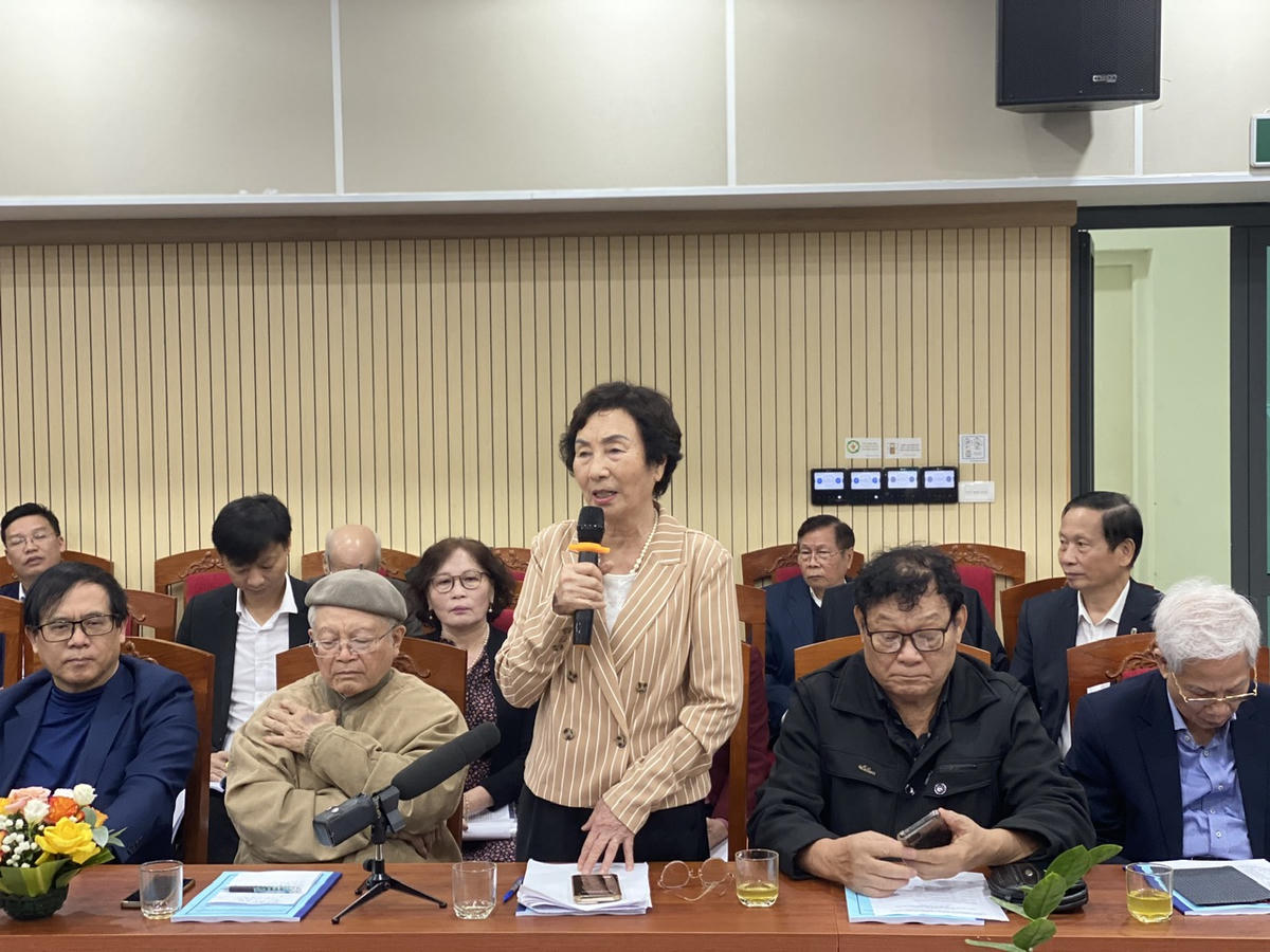 PGS.TS Bùi Thị An, Viện trưởng Viện Tài nguyên, Môi trường và phát triển cộng đồng phát biểu. Ảnh: AV