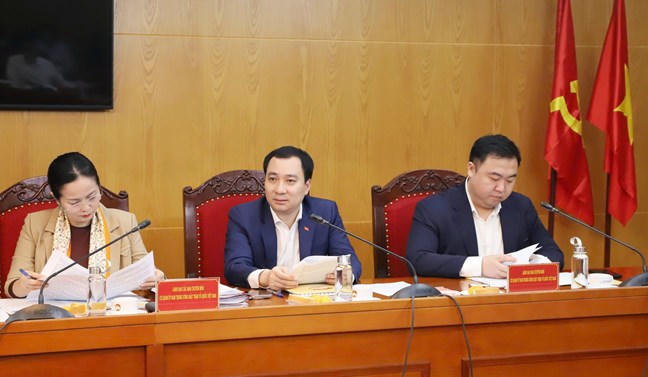 Các đại biểu tham dự tại buổi làm việc. 