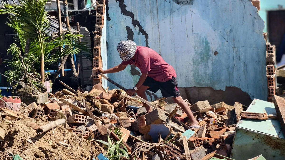 Bão đi qua để lại hậu quả nặng nề cho người dân Gia Lai. Ảnh Tấn Thành.