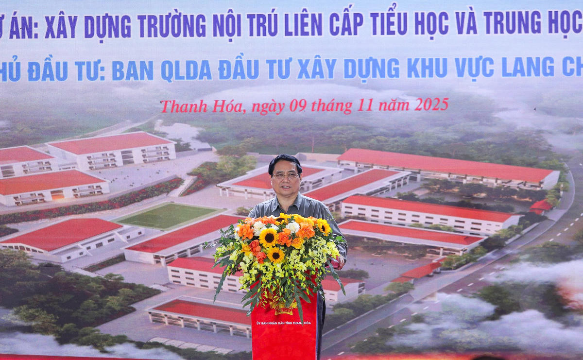 Thủ tướng Phạm Minh Chính yêu cầu các cấp, các ngành, địa phương xây dựng trường học vùng biên với tinh thần 'thần tốc, táo bạo', tất cả vì học sinh vùng biên giới. Ảnh: Minh Hiếu