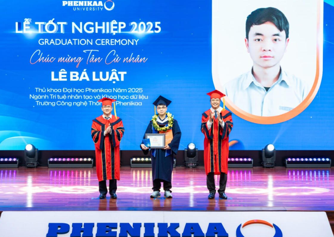 Em Lê Bá Luật được vinh danh là thủ khoa đầu ra của Đại học Phenikaa.