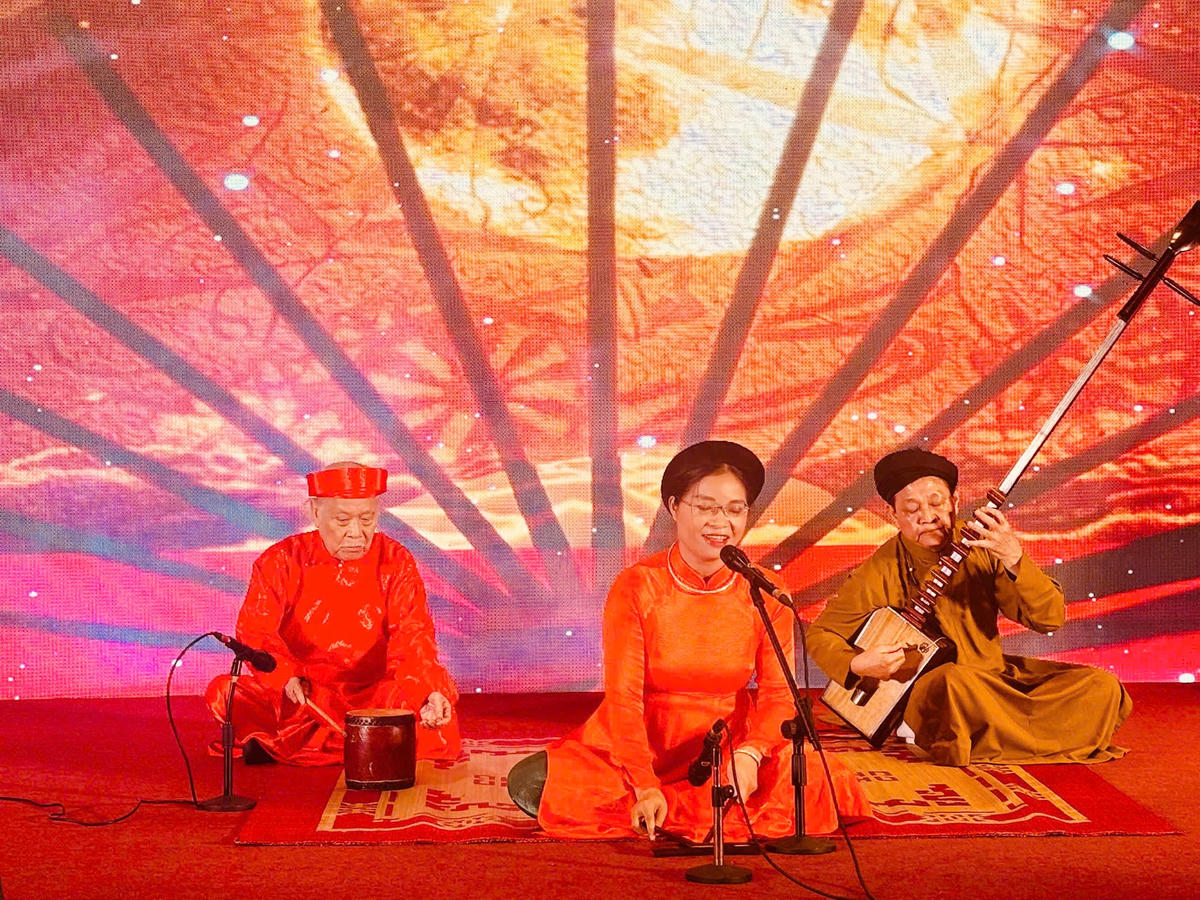 Biểu diễn nghệ thuật truyền thống. Ảnh:  Minh Thư.