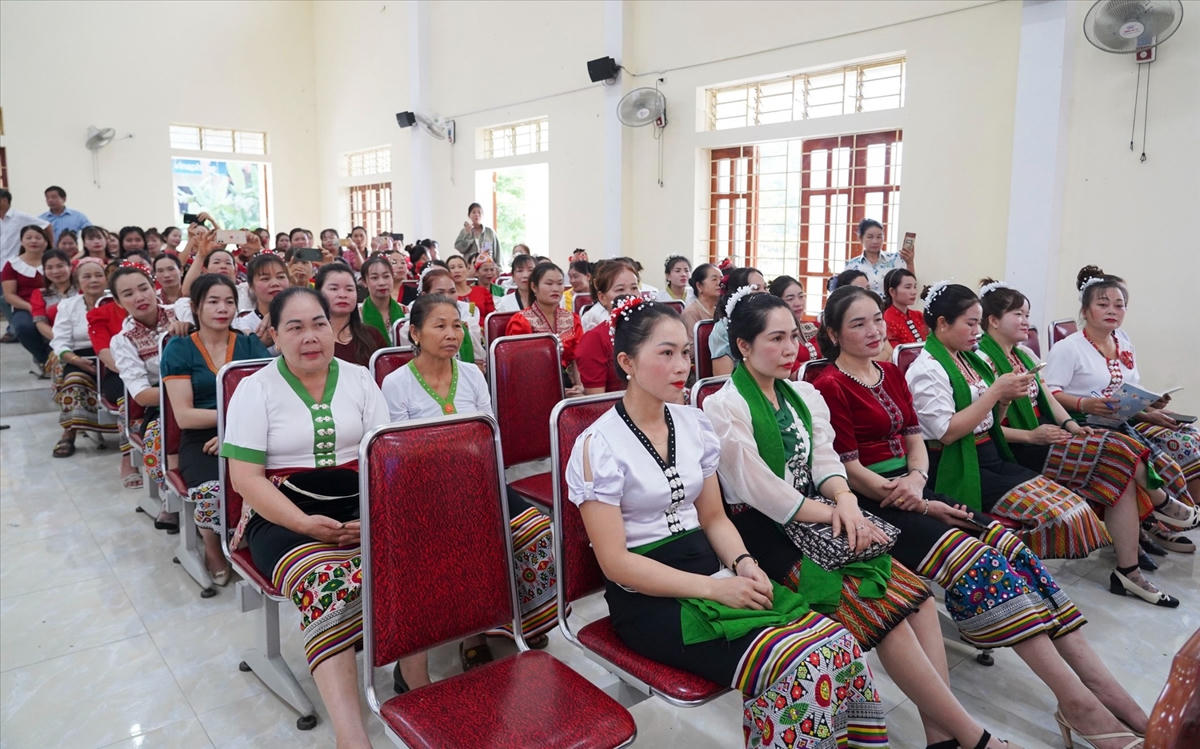 Phụ nữ Dân tộc thiểu số ở tỉnh Nghệ An được tiếp cận các dịch vụ chăm sóc sức khỏe sinh sản. Ảnh: An Yên