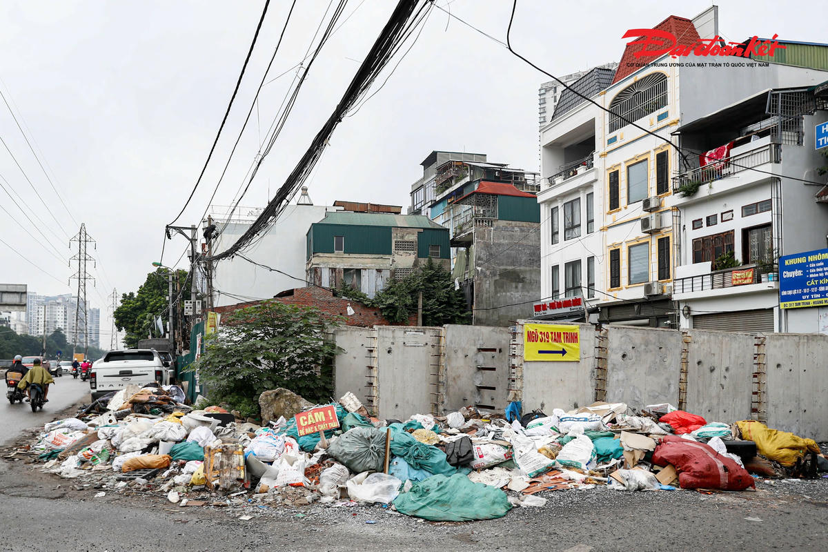 Cũng theo vị lãnh đạo phường Hoàng Mai, những vướng mắc lớn nhất nằm ở việc xác định nguồn gốc đất, tài sản trên đất và hồ sơ pháp lý. Nhiều trường hợp đất xen kẹt, chưa có giấy chứng nhận quyền sử dụng đất, hoặc đang có tranh chấp khiến công tác kiểm đếm và điều tra gặp nhiều khó khăn.