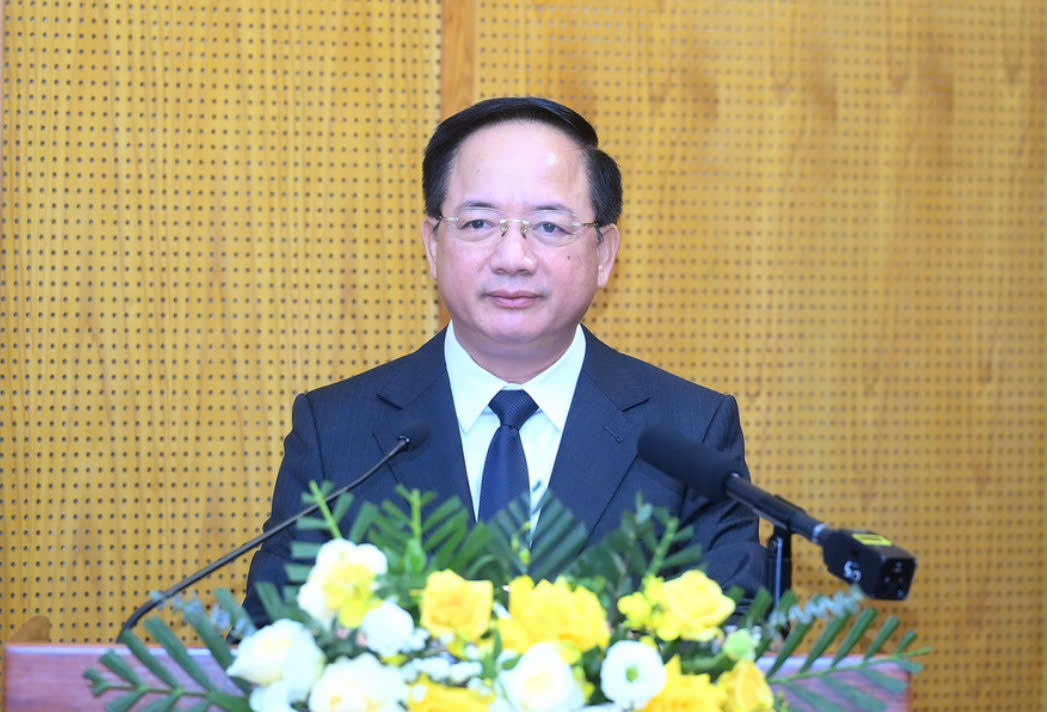 Bí thư Trung ương Đảng, Trưởng Ban Tuyên giáo và Dân vận Trung ương Trịnh Văn Quyết phát biểu chỉ đạo tại hội thảo. Ảnh: N.D