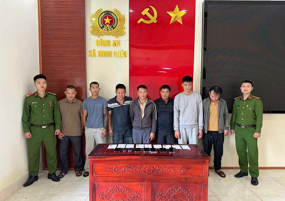 Các đối tượng trong ổ nhóm đánh bạc bị bắt giữ. Ảnh: Công an tỉnh Nghệ An.