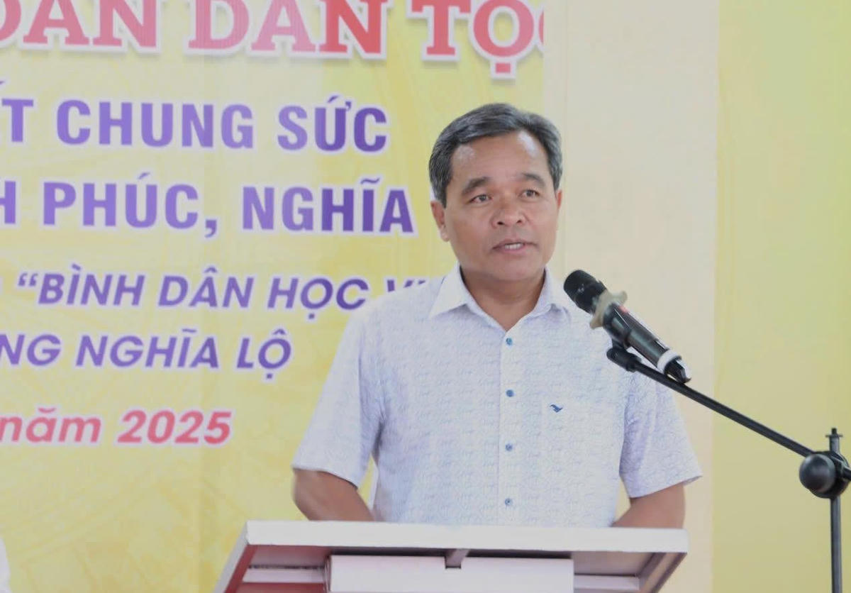 Bí thư Tỉnh ủy Quảng Ngãi Hồ Văn Niên phát biểu tại ngày hội. Ảnh: Nhật Sơn.