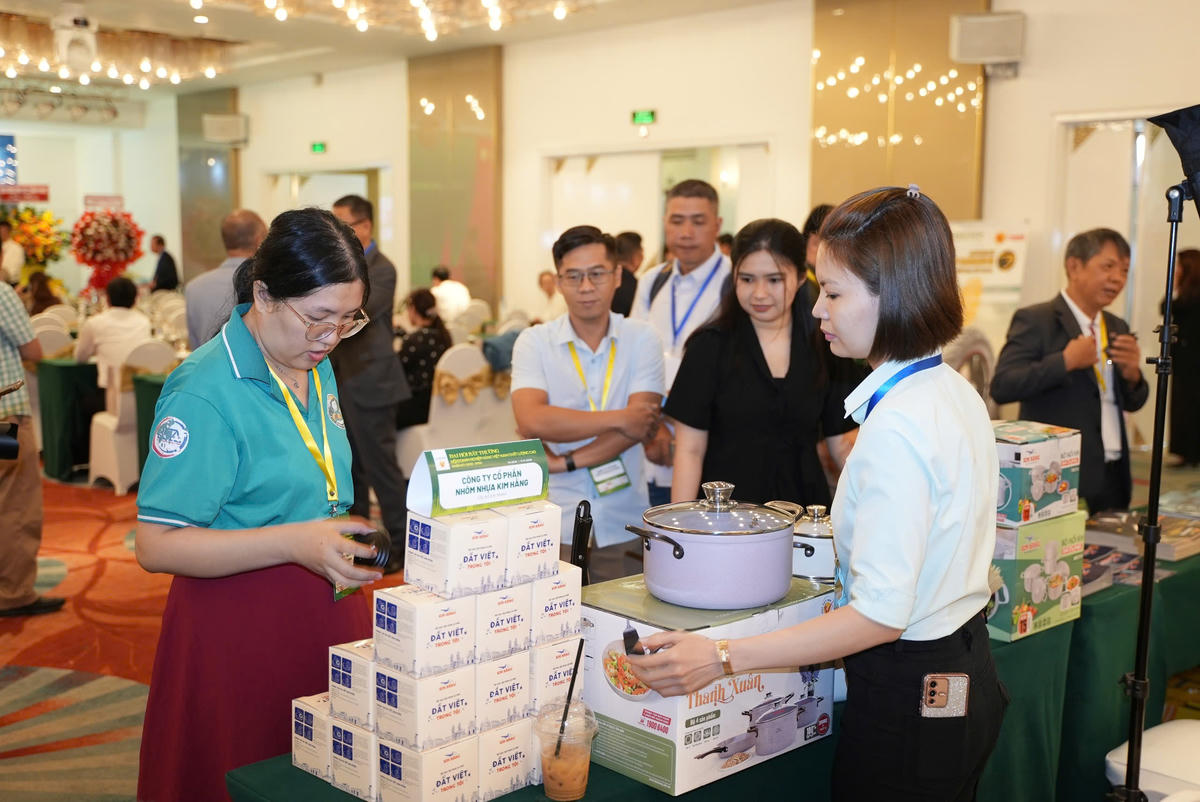 Chuyển đổi sang mô hình hoạt động mới, Hội Doanh nghiệp HVNCLC tiếp tục hỗ trợ doanh nghiệp phát triển. Ảnh: T.Q