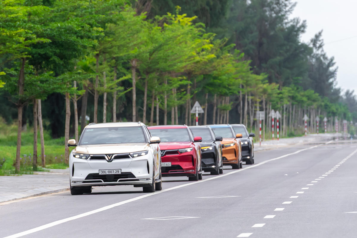 VinFast thiết lập kỷ lục mới khi trở thành thương hiệu ô tô đầu tiên bán ra hơn 20.000 xe chỉ trong một tháng