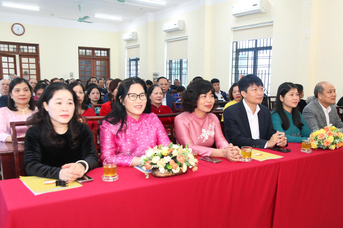 Các đại biểu tham dự buổi lễ. Ảnh: Tiến Đạt.