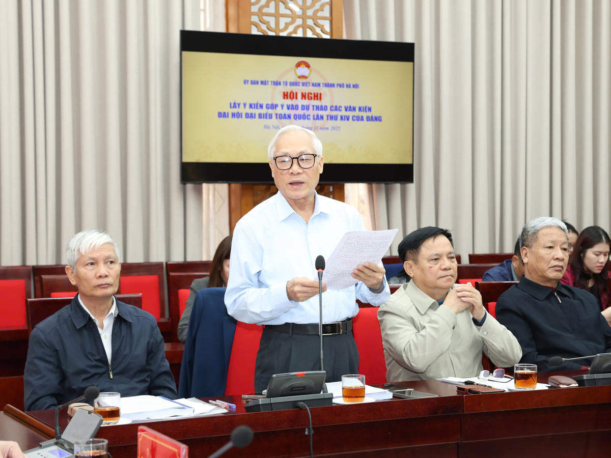 Đại biểu đóng góp ý kiến tại hội nghị. 