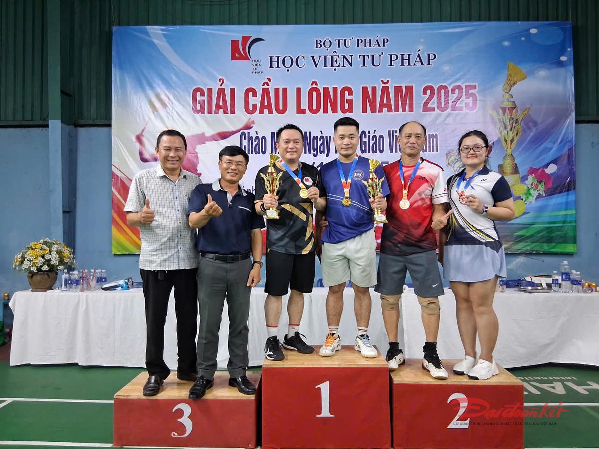 Giải thi đấu Cầu lông năm 2025, với sự góp mặt của 120 tay vợt đến từ TP Hồ Chí Minh. Ảnh: Hồng Phúc.