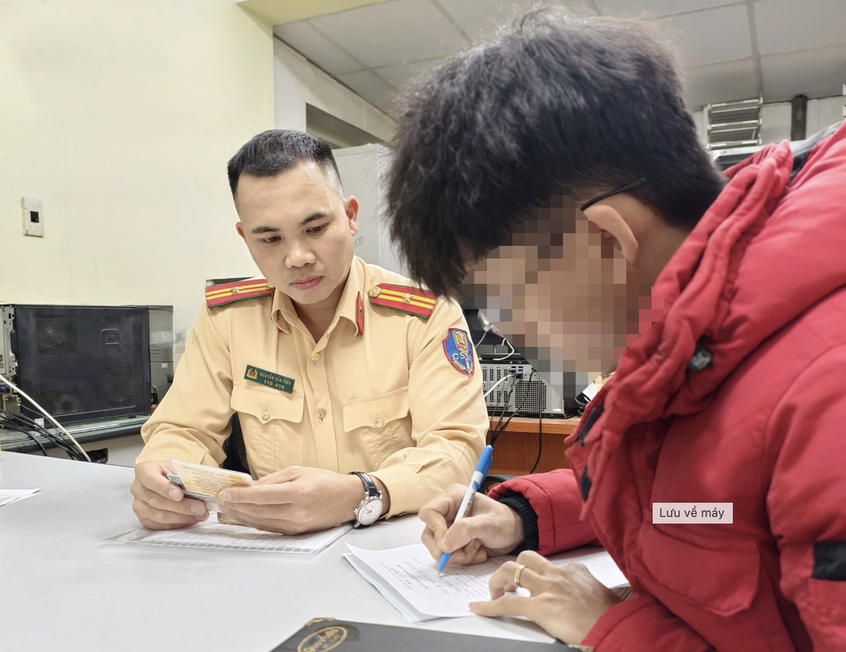 Anh T. tại cơ quan công an. Ảnh: CACC.