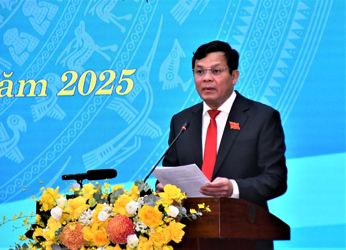 Chủ tịch HĐND tỉnh Quảng Ngãi Nguyễn Đức Tuy phát biểu tại kỳ họp. Ảnh: CV.