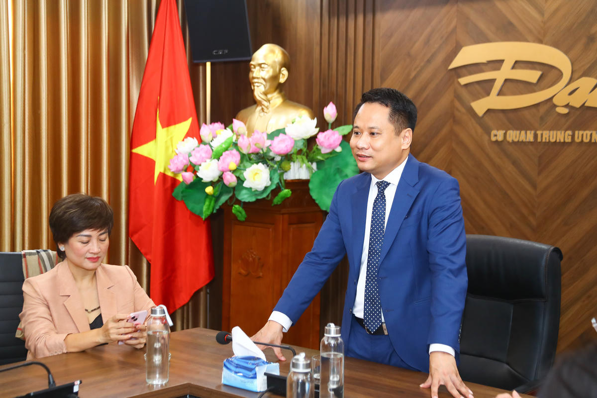 Tổng Biên tập Báo Đại đoàn kết Trương Thành Trung phát biểu tại buổi tổng kết chương trình “Tự hào Tổ quốc tôi”.