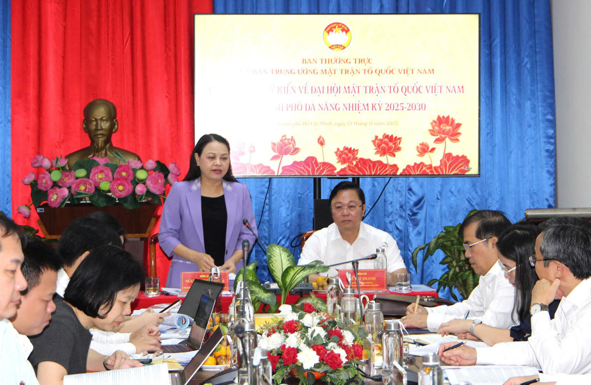 Phó Chủ tịch - Tổng Thư ký Ủy ban Trung ương Mặt trận Tổ quốc Việt Nam Nguyễn Thị Thu Hà phát biểu tại buổi làm việc với TP Đà Nẵng. Ảnh: Q.Đ.