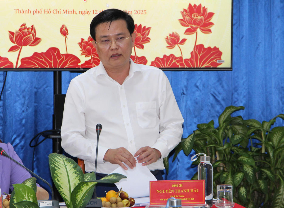 Ông Nguyễn Thanh Hải – Phó Bí thư Tỉnh uỷ, Chủ tịch Uỷ ban Mặt trận Tổ quốc Việt Nam tỉnh Tây Ninh phát biểu tại buổi làm việc. Ảnh: Q.Đ.