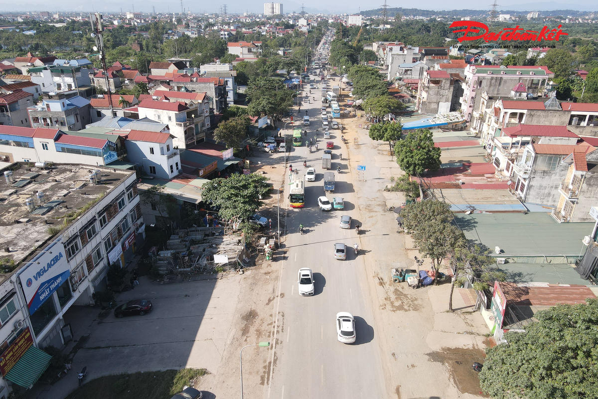 Tại Báo cáo số 38/BC-KTHTĐT ngày 21/10/2025 của UBND phường Yên Nghĩa nêu rõ, công trình có nhiều vi phạm về trật tự xây dựng như: thi công khi chưa có giấy phép, bản vẽ thiết kế không phù hợp quy hoạch chi tiết 1/500, chưa được thẩm duyệt phòng cháy chữa cháy, hồ sơ kỹ thuật thiếu xác nhận của cơ quan chuyên môn.