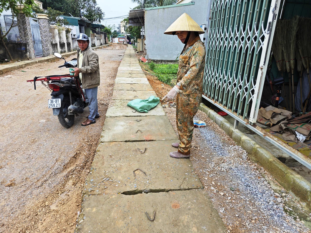 Điều mà người dân cần nhất lúc này là nhà thầu giữ đúng tiến độ thi công như đã cam kết trước đó. Ảnh: Nguyễn Chung.