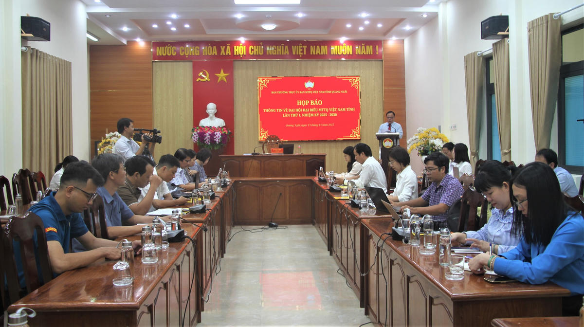 Quang cảnh buổi họp báo. Ảnh: Nguyễn Tín.