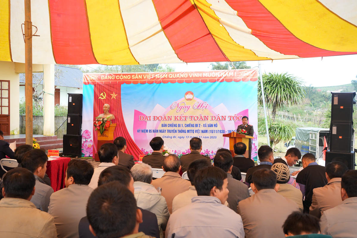 Ngày hội Đại đoàn kết toàn dân tộc tại bản Chiềng Đi 2, xã Vân Hồ, tỉnh Sơn La. Ảnh: C.T.