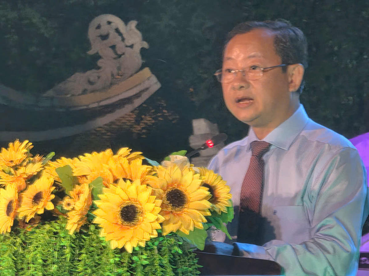 Giám đốc Sở Văn hóa, Thể thao và Du lịch Cà Mau Nguyễn Quốc Thanh phát biểu tại Lễ khai mạc Liên hoan. Ảnh: Nguyên du