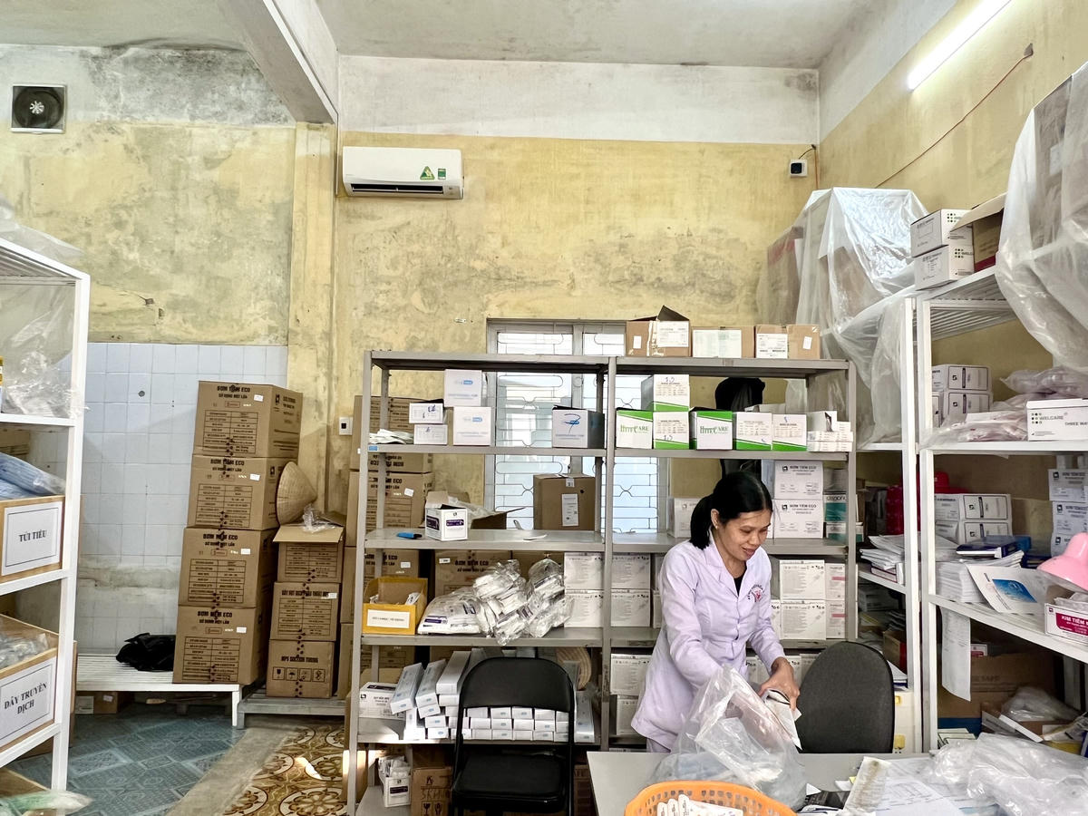 Theo báo cáo, cơ sở vật chất tại Khoa Dược chưa đáp ứng được yêu cầu của Bệnh viện hạng I thành phố. Ảnh: PT. 