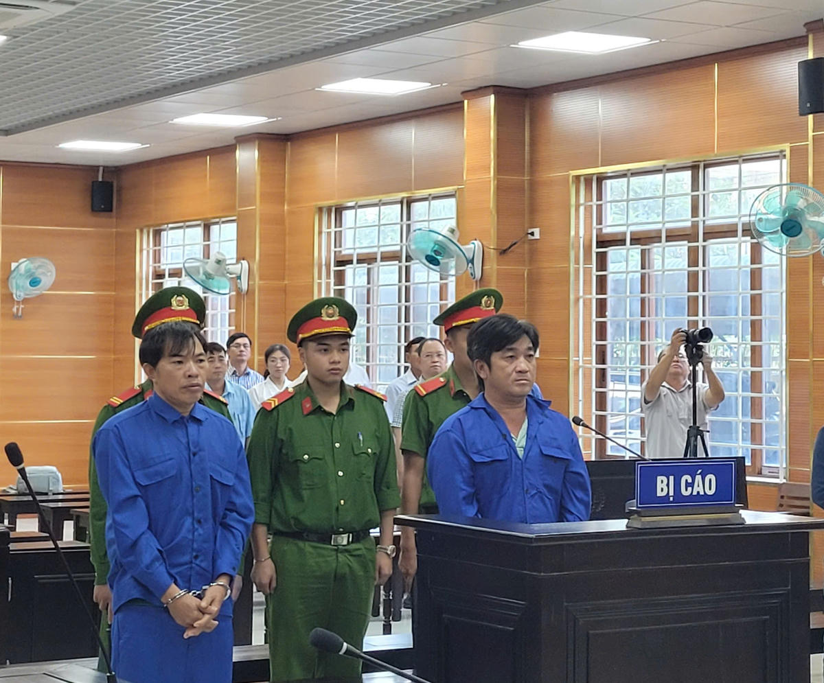 Các bị cáo tại TAND tỉnh Quảng Ngãi. Ảnh: Tấn Thành.