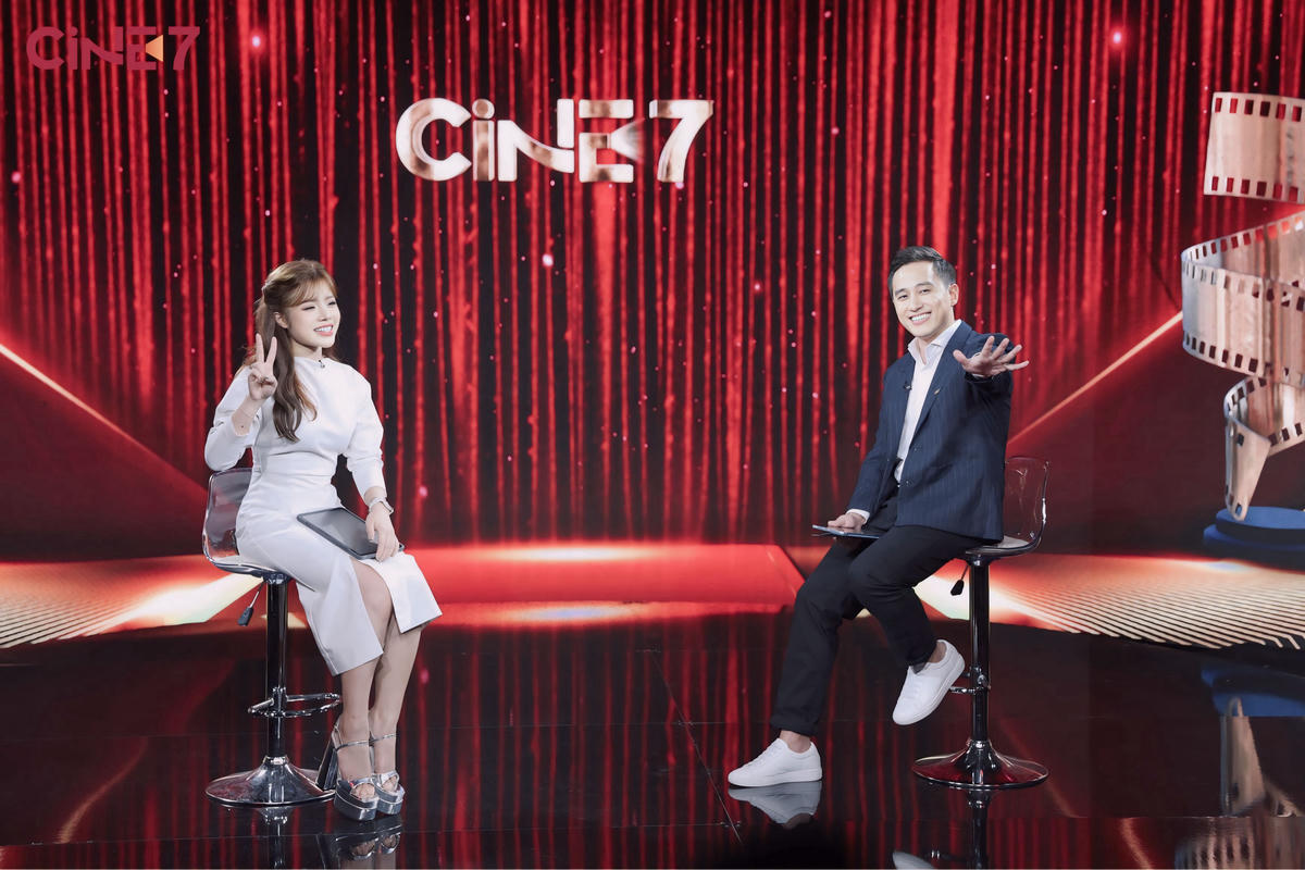 MC Thái Trang và MC Ngọc Huy đã có cuộc trao đổi thú vị về vai diễn của Cameron Diaz (vai Kimmy Wallace). Ảnh: BTC.