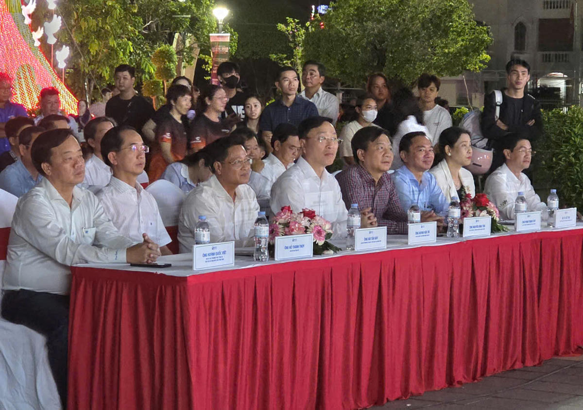 Đại biểu dự Lễ khai mạc Giải. Ảnh: Nguyên Du