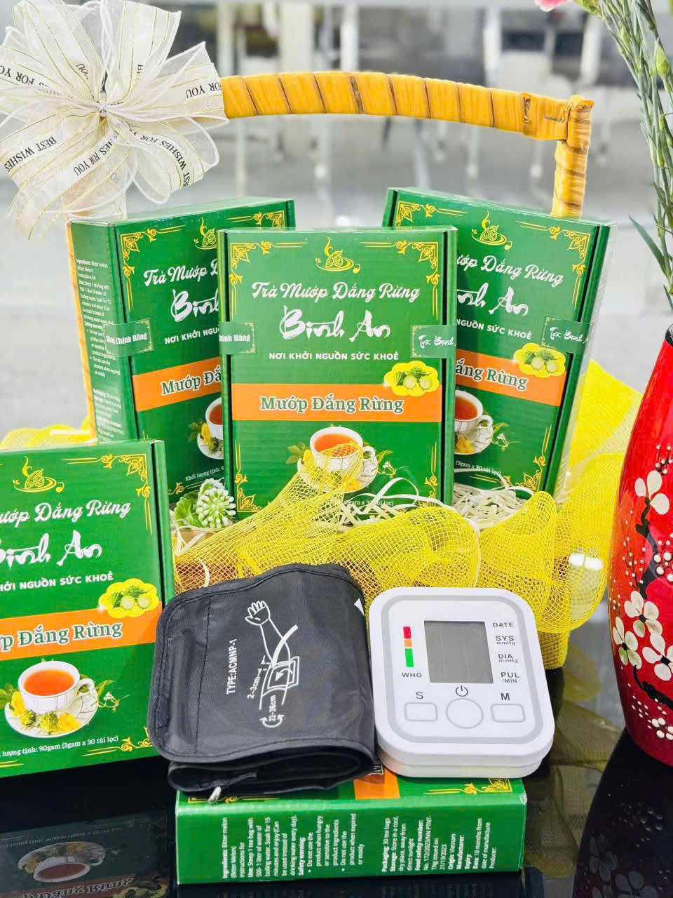 Nhờ việc giảm nghèo thông tin, đẩy mạnh thương mại điện tử mà nhiều sản phẩm hàng hóa ở Yên Trạch đã được người tiêu dùng biết đến.