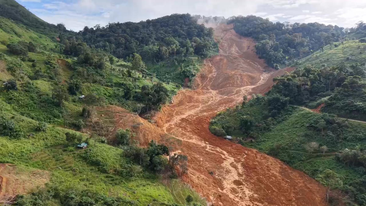 Khu vực nơi xảy ra vụ sạt lở núi khiến 3 người mất tích ở xã Hùng Sơn. Ảnh: CV.