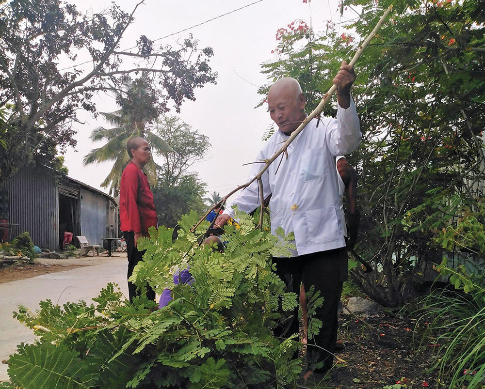 Người có uy tín là những người luôn tiên phong, gương mẫu và là “điểm tựa” niềm tin cho cộng đồng.