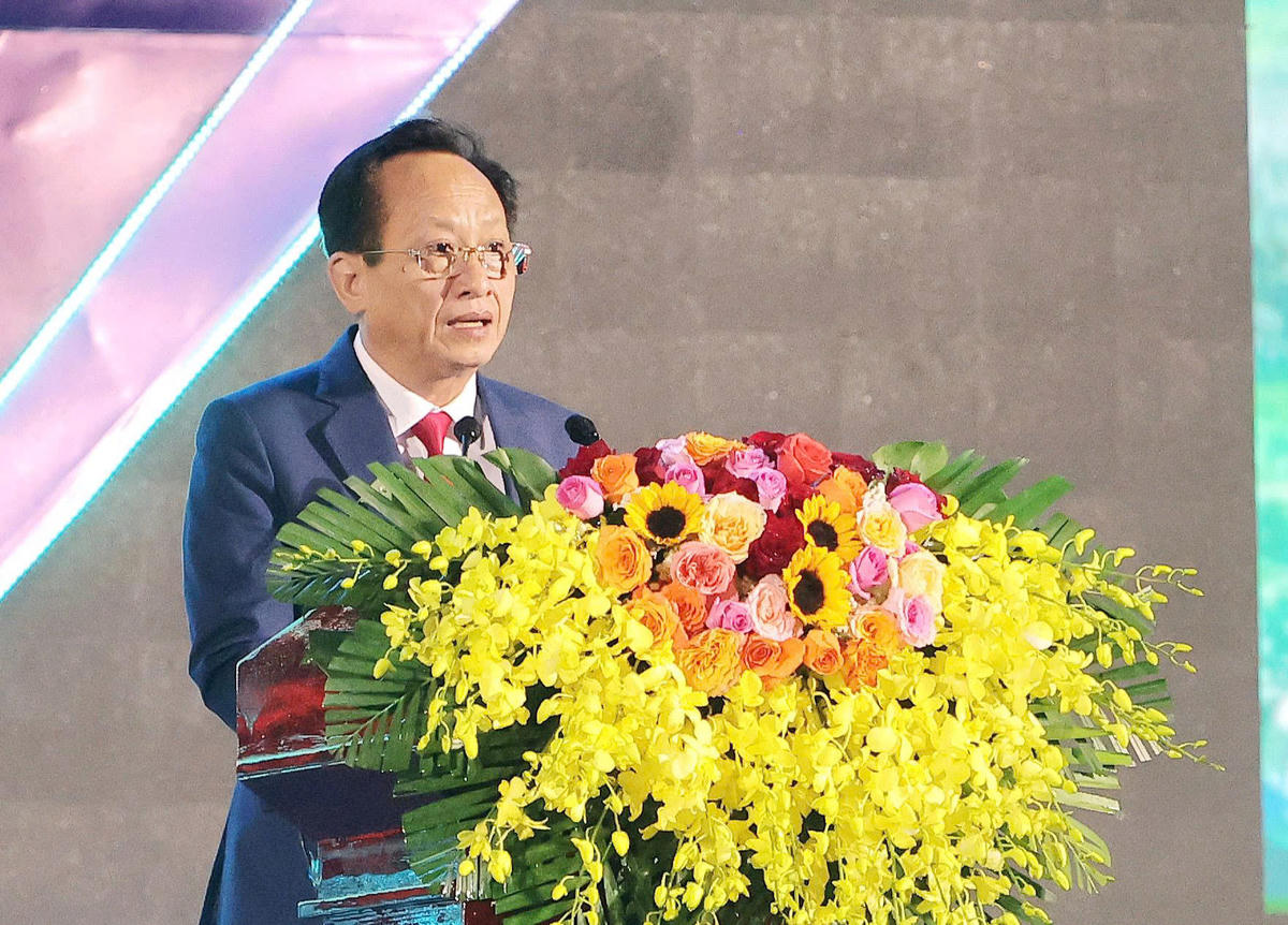 Ông Phạm Văn Thiều, Phó Bí thư Tỉnh ủy, Chủ tịch Hội đồng nhân dân tỉnh, Trưởng ban chỉ đạo Ngày hội Cua Cà Mau lần thứ II năm 2025 phát biểu tại Lễ khai mạc. Ảnh: Nguyên Du