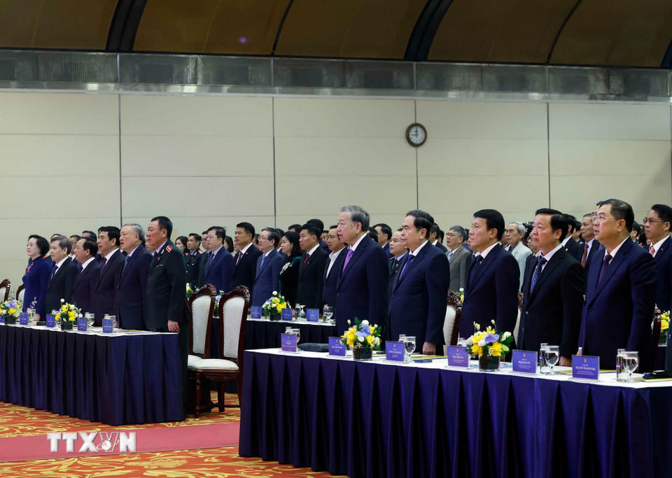 Tổng Bí thư Tô Lâm, Chủ tịch Quốc hội Trần Thanh Mẫn cùng các lãnh đạo Đảng, Nhà nước dự Lễ kỷ niệm 80 năm Ngày truyền thống Thanh tra Việt Nam (23/11/1945 - 23/11/2025). (Ảnh: Thống Nhất/TTXVN)