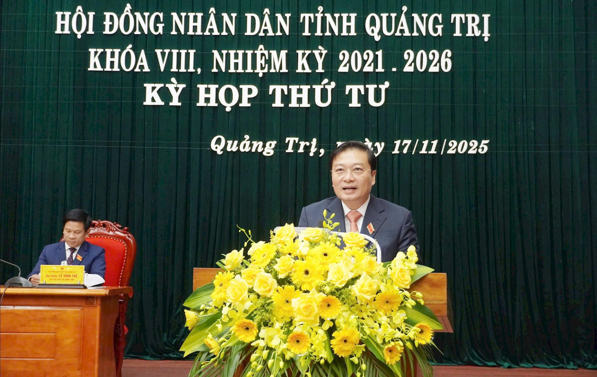 Ông Lê Hồng Vinh, Phó Bí thư Tỉnh ủy, Chủ tịch UBND tỉnh Quảng Trị phát biểu nhận nhiệm vụ. Ảnh: X.T.