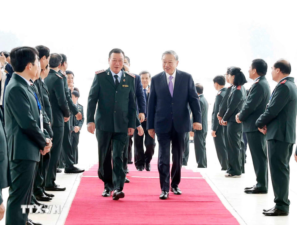 Tổng Bí thư Tô Lâm đến dự Lễ kỷ niệm 80 năm Ngày truyền thống Thanh tra Việt Nam (23/11/1945 - 23/11/2025). (Ảnh: Thống Nhất/TTXVN)