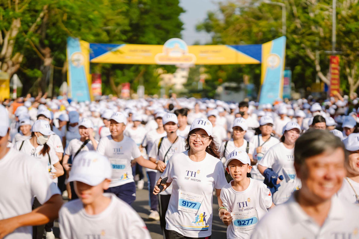 10.322 chiến binh chạy “Vì tầm vóc Việt” tại S-Race Cần Thơ