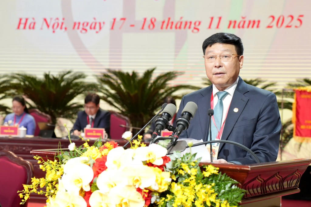 Phó Chủ tịch Thường trực Ủy ban MTTQ Việt Nam TP Phạm Anh Tuấn trình bày báo cáo tại Đại hội. 