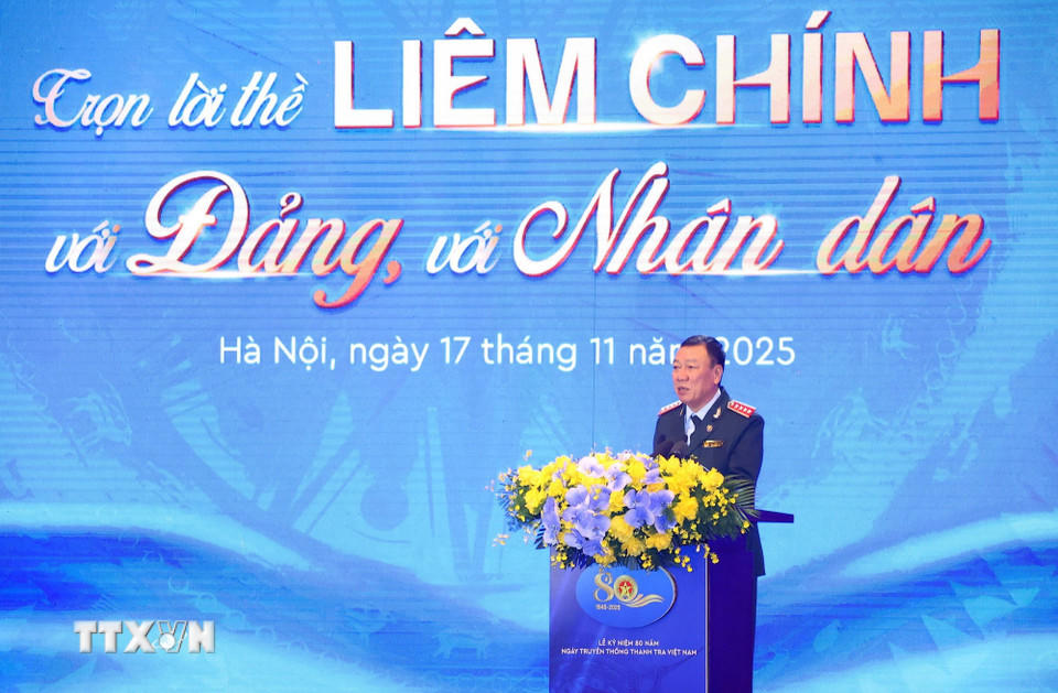 Đồng chí Đoàn Hồng Phong, Ủy viên Trung ương Đảng, Tổng Thanh tra Chính phủ trình bày Diễn văn kỷ niệm 80 năm Ngày truyền thống Thanh tra Việt Nam. (Ảnh: Văn Điệp/TTXVN)