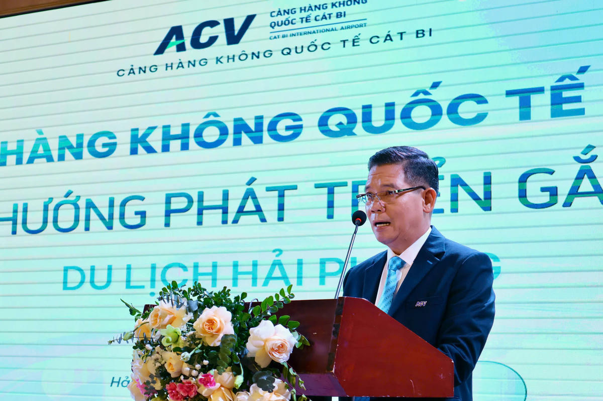 Đại diện lãnh đạo Cảng Hàng không quốc tế Cát Bi thông tin về tình hình hoạt động và khai thác tại Cảng. Ảnh: NH.&nbsp;